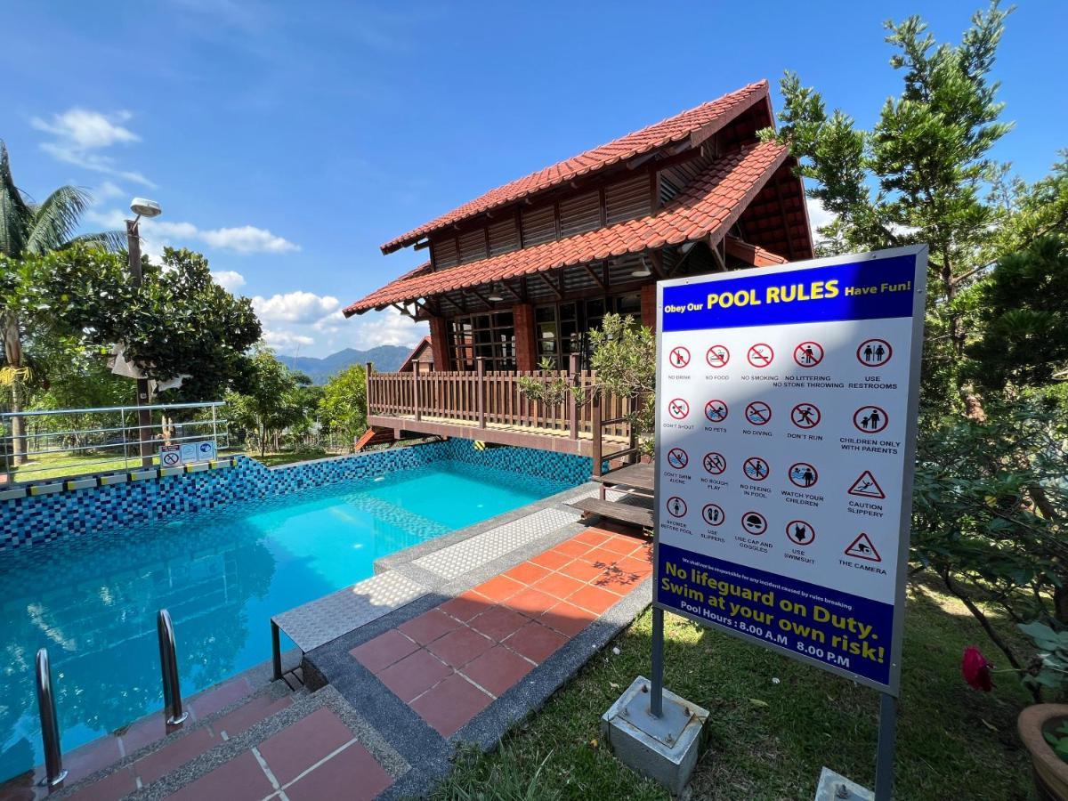 Red House The Garden Stay In Bukit Tinggi By Play Бентонг Экстерьер фото