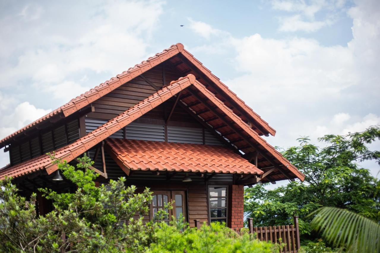 Red House The Garden Stay In Bukit Tinggi By Play Бентонг Экстерьер фото